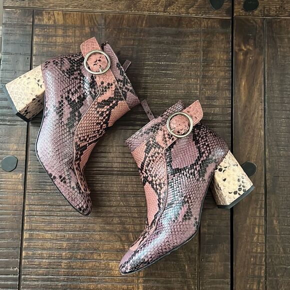 Freda Salvador Hendrix Boot - Picture 5 of 13